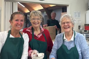 Family Kitchen happy ladies